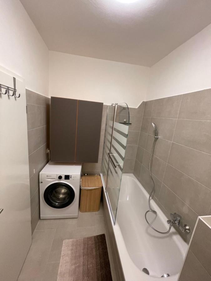 רוסטוק Ruhige Ferienwohnung מראה חיצוני תמונה