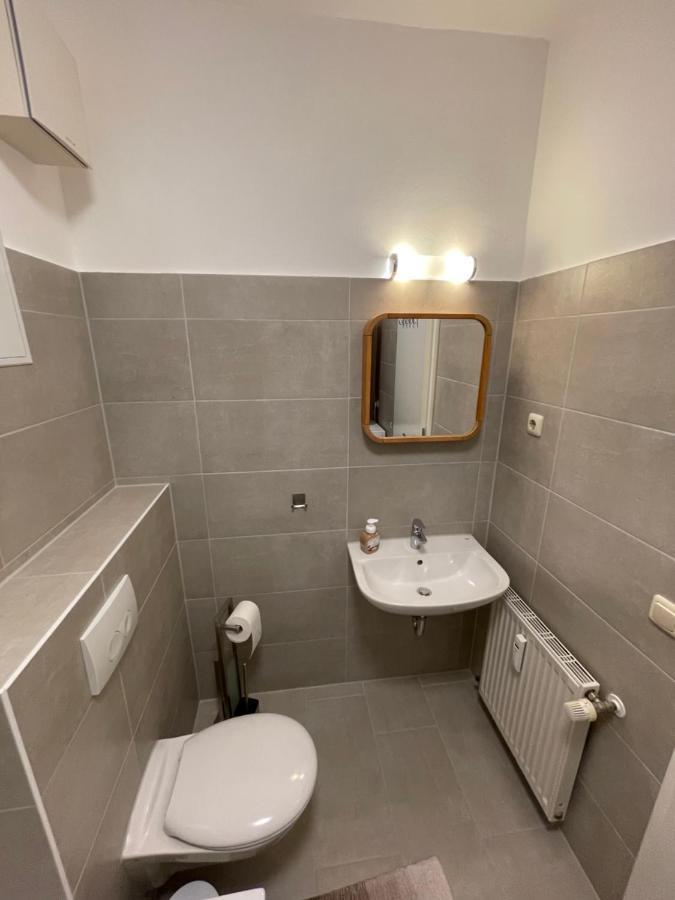 רוסטוק Ruhige Ferienwohnung מראה חיצוני תמונה