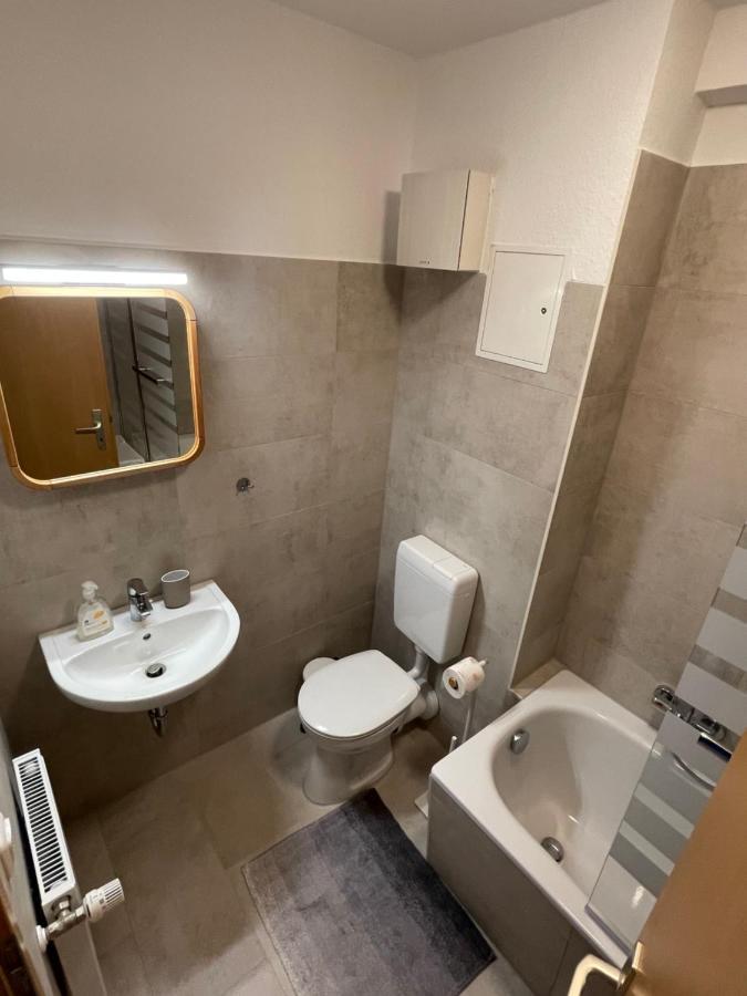 רוסטוק Ruhige Ferienwohnung מראה חיצוני תמונה
